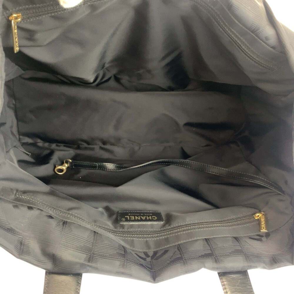 CHANEL Black Leather Logo Shoulder Bag - Picture 8 of 10